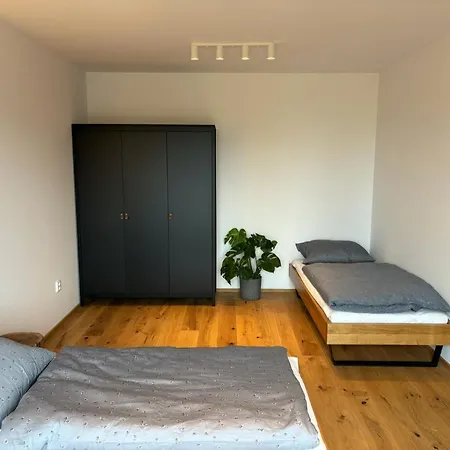 Apartbene *